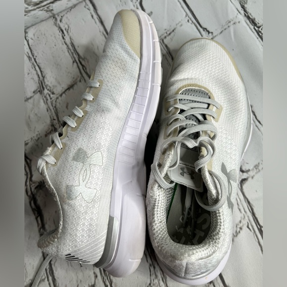 Under Armour Shoes - Picture 7 of 9